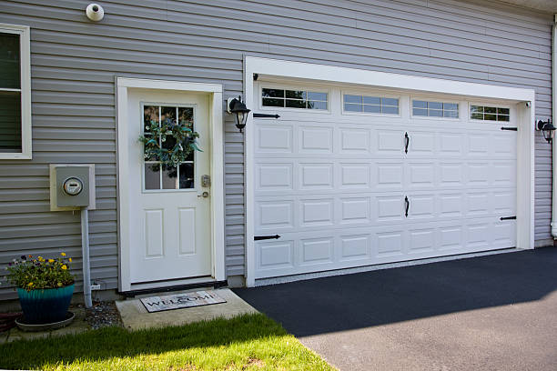 24/7 Emergency Garage Door Panel Replacement experts in Merrick County County, NE